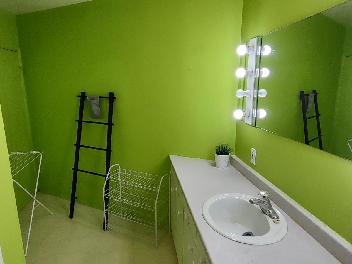 Welcome To Airbnb Saint-Jean-sur-Richelieu Esterno foto
