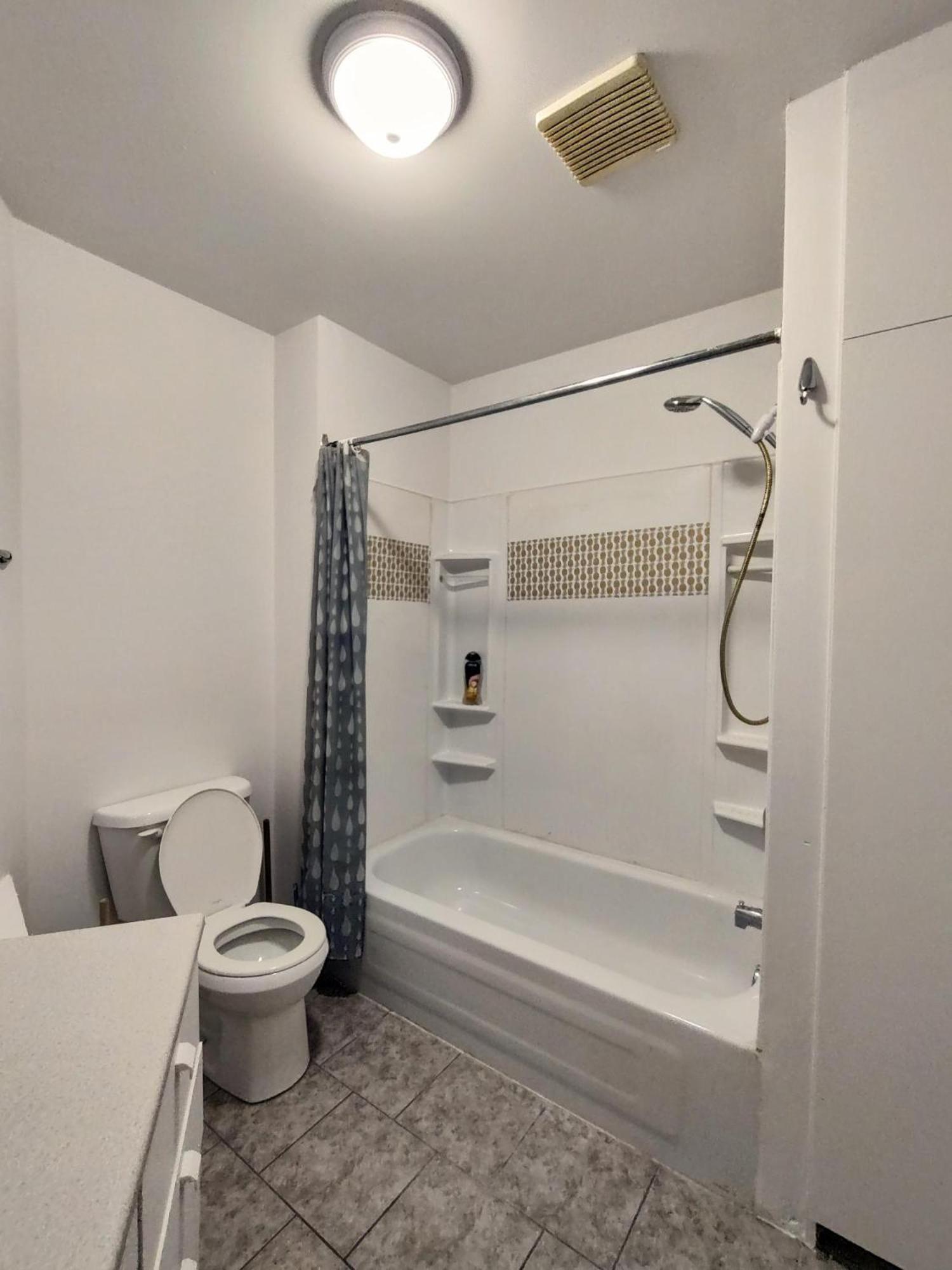 Welcome To Airbnb Saint-Jean-sur-Richelieu Esterno foto